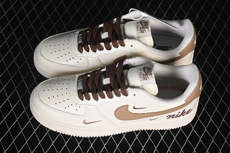 All categories Nk Air Force 1 Air Force series Nk Air Force 1 Low Air Force low-top Nike Air Force 1'07 Low Milk coffee white brown three small hooks Air Force 1 low-top casual sneakers NH0601-584